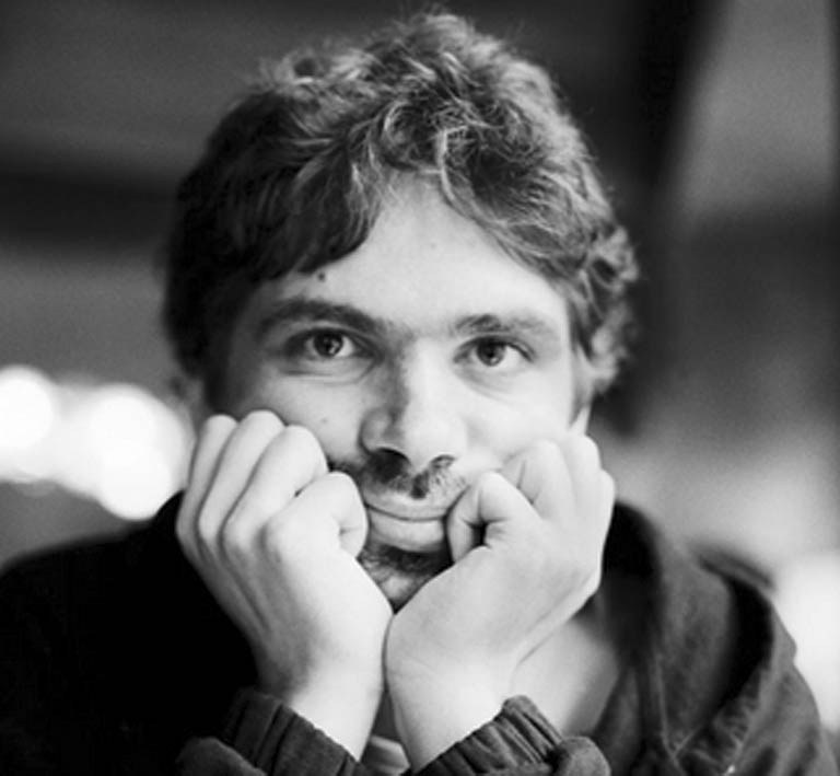 Dan Sociu va primi Premiul &quot;Cartea de poezie a anului 2013&quot; la Gala Tinerilor Scriitori