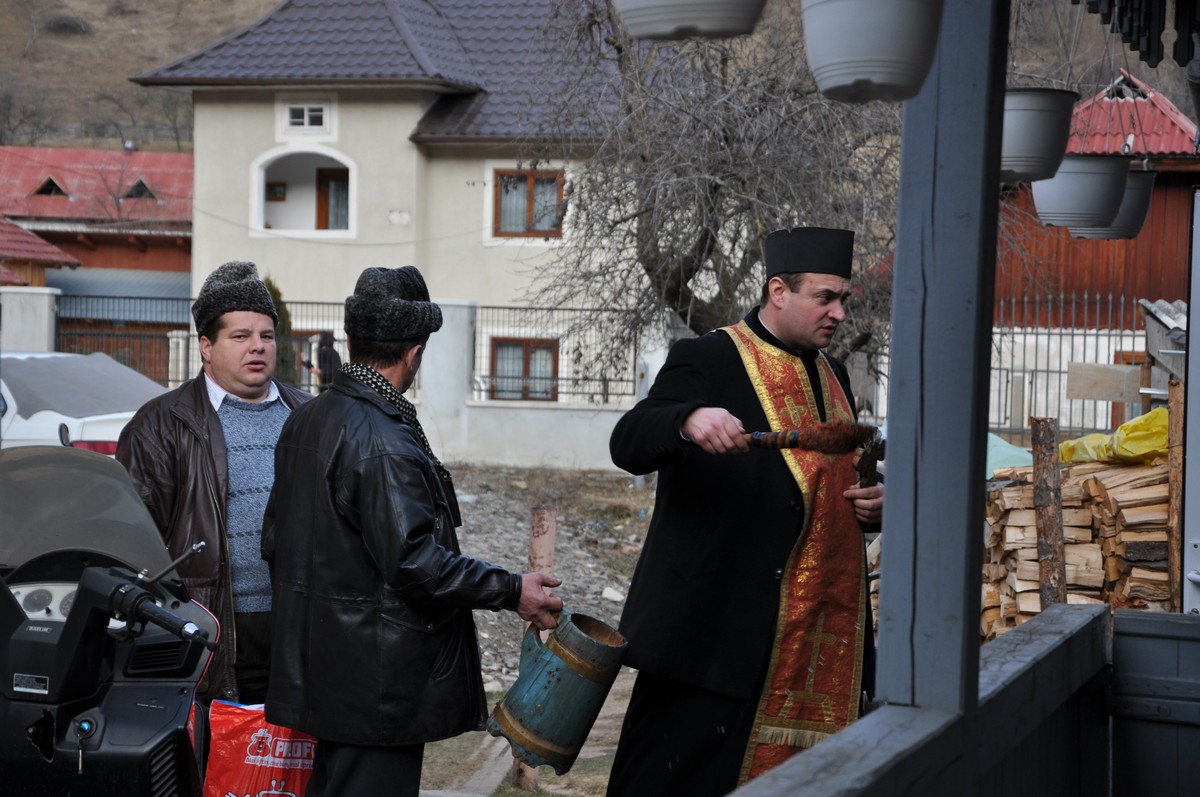 Tradiţii de Bobotează în parohia Sadova