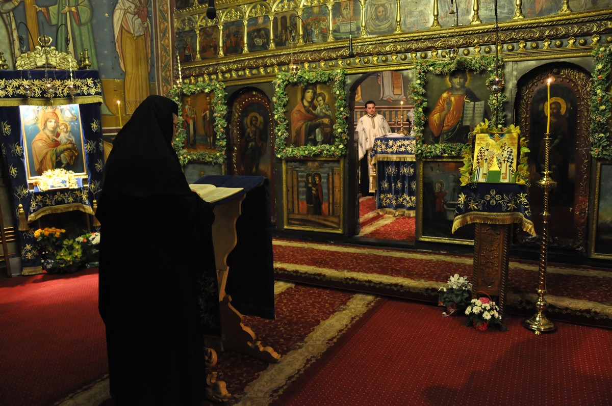 Priveghere în cinstea Sfinţilor Atanasie şi Chiril la Mănăstirea Copou