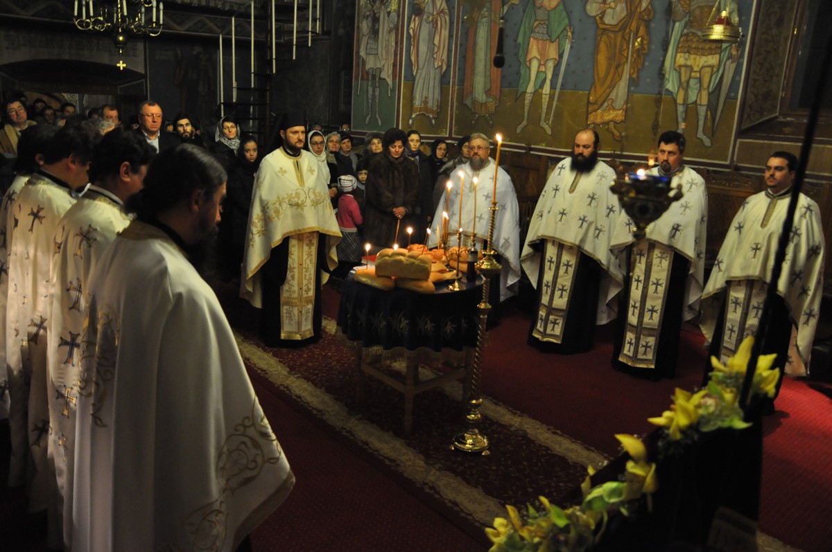 Priveghere în cinstea Sfinţilor Atanasie şi Chiril la Mănăstirea Copou