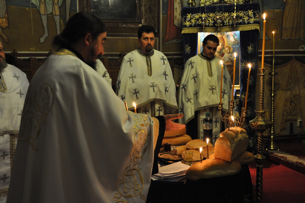 Priveghere în cinstea Sfinţilor Atanasie şi Chiril la Mănăstirea Copou