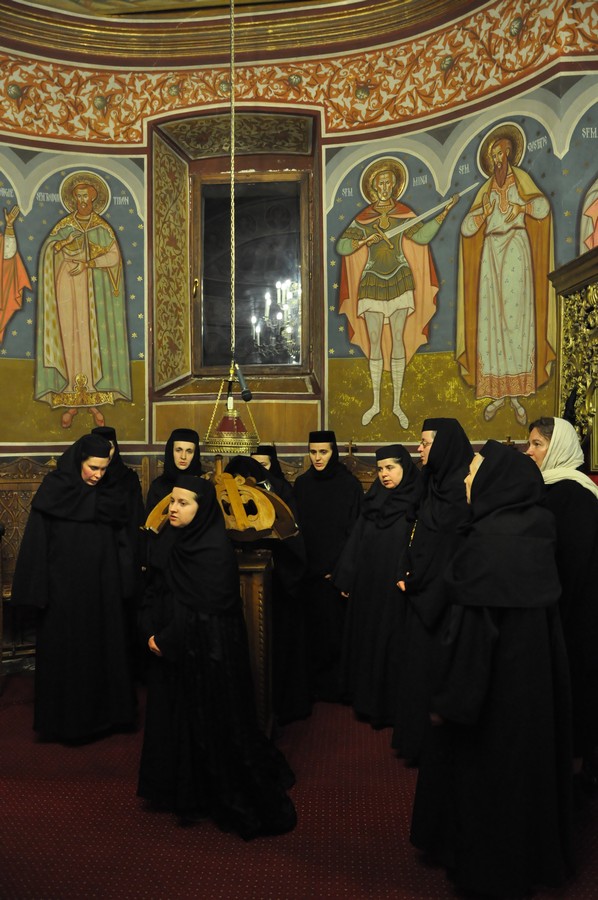 Priveghere în cinstea Sfinţilor Atanasie şi Chiril la Mănăstirea Copou