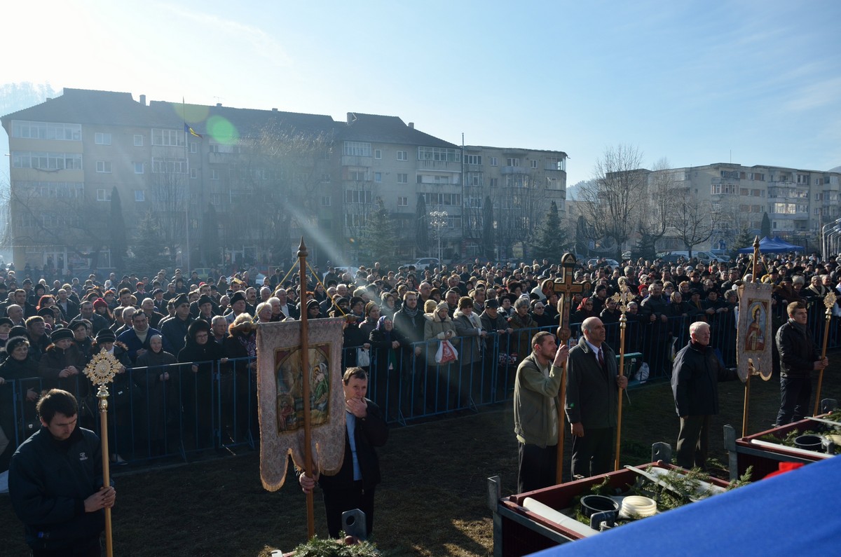 Sfinţirea Apei celei Mari în oraşul Comăneşti