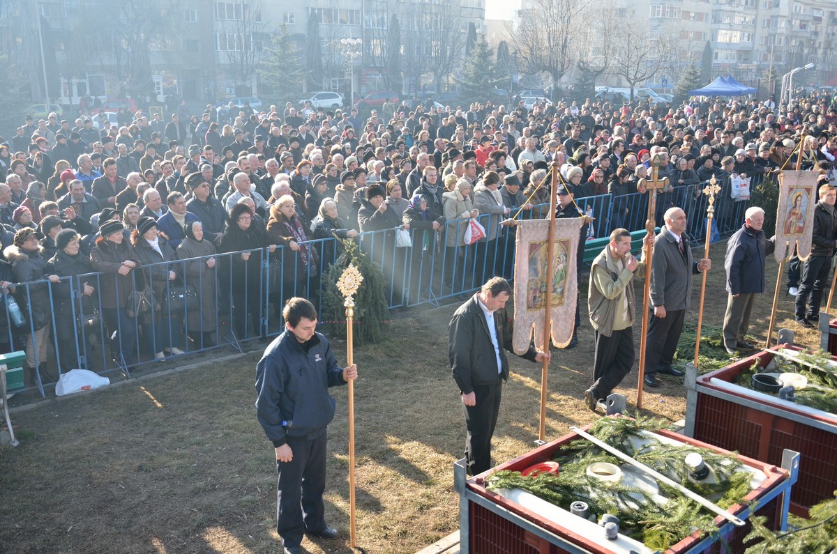 Sfinţirea Apei celei Mari în oraşul Comăneşti