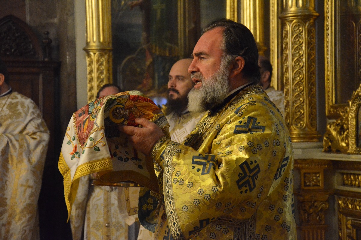 PS Ioachim Băcăuanul Liturghie oficiată de doi arhierei, la hramul Facultății de Teologie din Iași