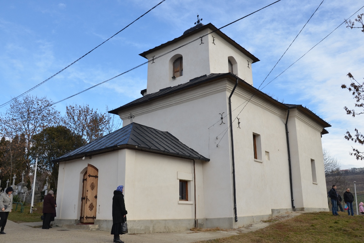 IPS Mitropolit Teofan, prezent la hramul Mănăstirii Copou