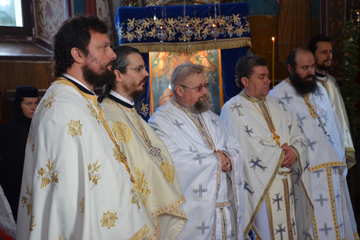 IPS Mitropolit Teofan, prezent la hramul Mănăstirii Copou