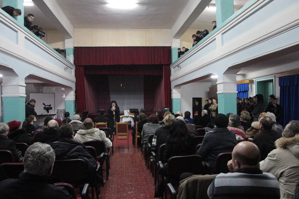 Omagiu lui Eminescu la Roman