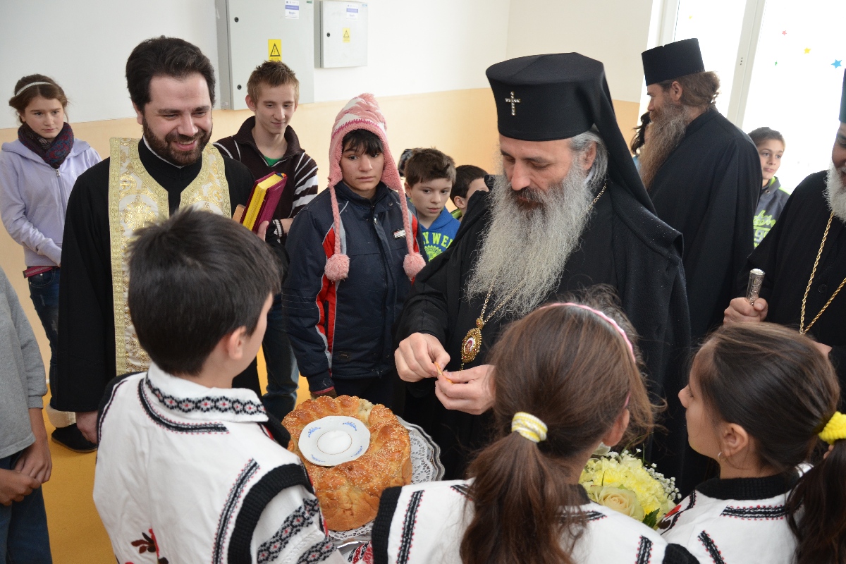 „Cel care nedreptăţeşte pe alţii e un om mic în ochii lui Dumnezeu“ „Cel care nedreptăţeşte pe alţii e un om mic în ochii lui Dumnezeu“