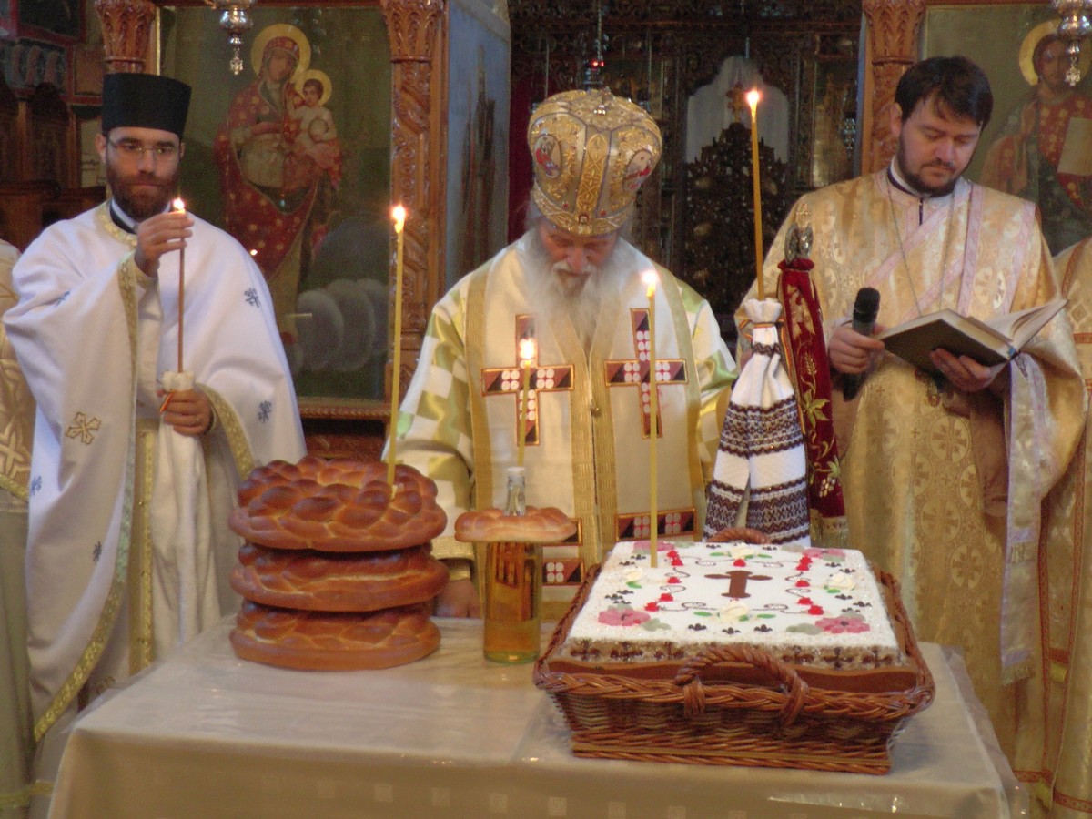 Liturghie arhierească la Mănăstirea Dragomirna