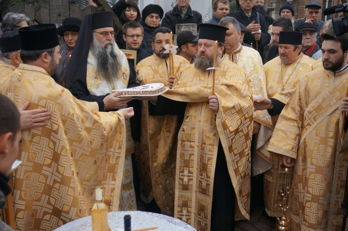 Poetul Mihai Eminescu, pomenit la cimitirul Bellu