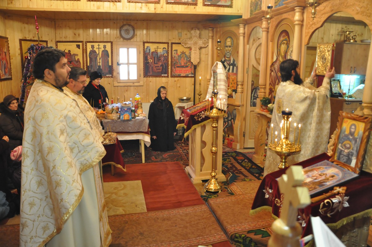 Sărbătoare la biserica pompierilor din Câmpulung Moldovenesc