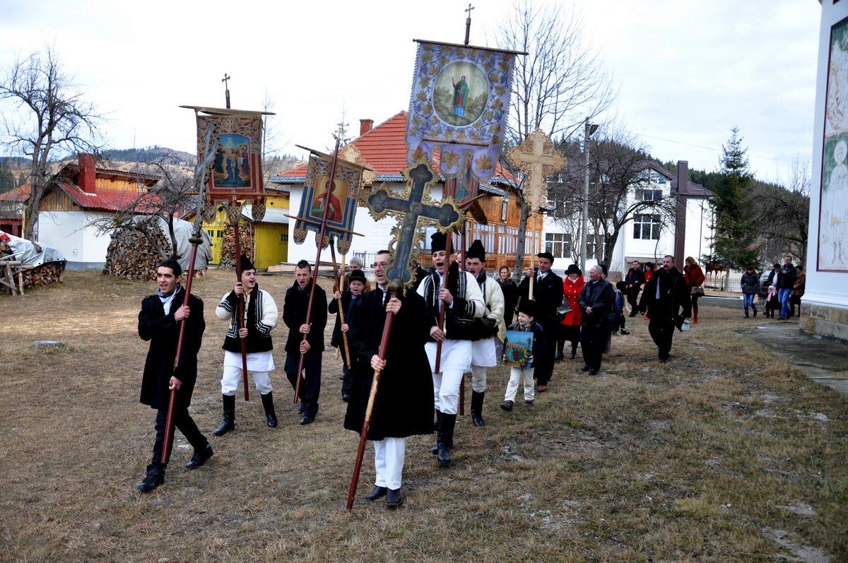 Tradiţii de Bobotează în parohia Sadova