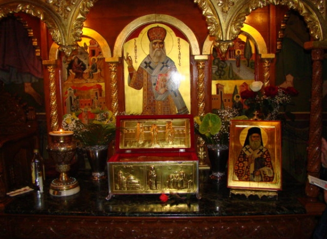 Moaştele Sfântului Nectarie, duse spre închinare la Mizil, Prahova