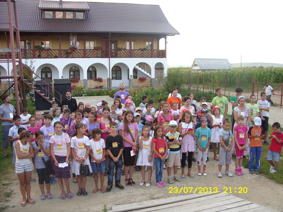 Proiectul misionar „Tabăra din pridvorul satului” pentru copiii săraci