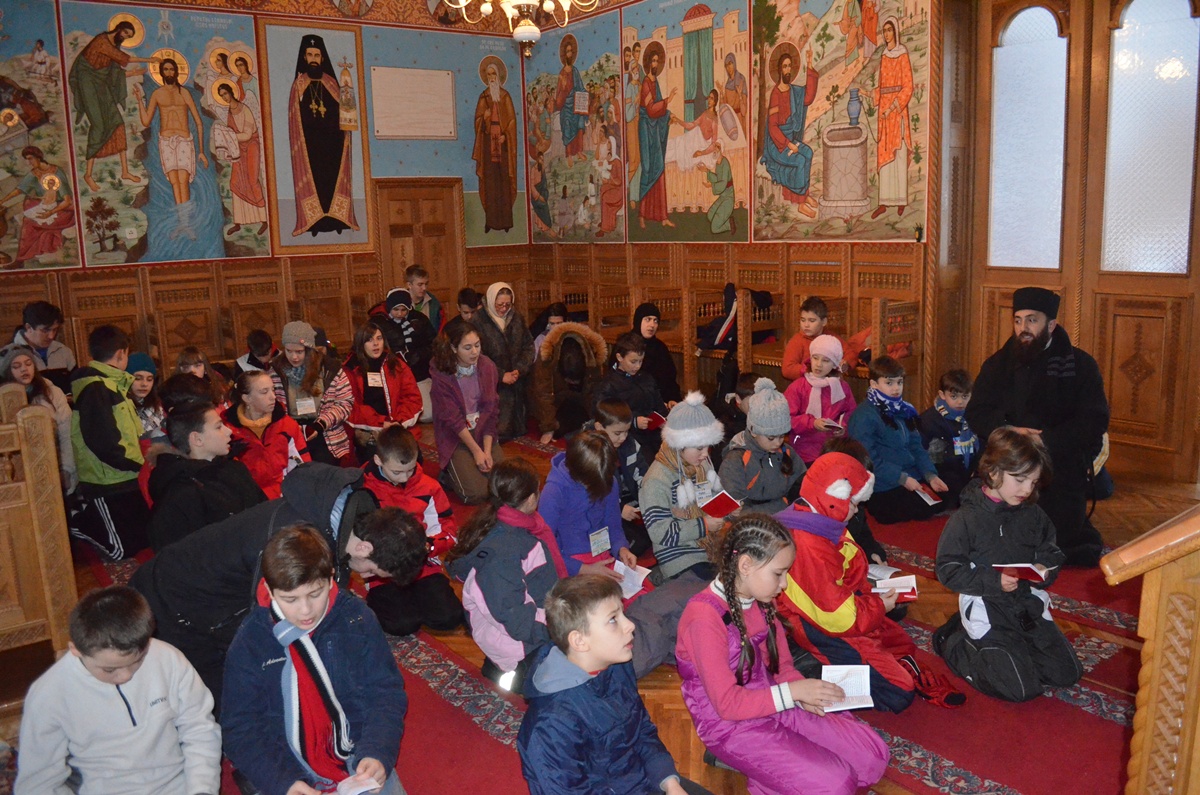 Tabăra de iarnă „Floare de colţ-Durău” 2013 – Tinereţe şi bucurie