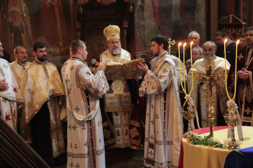 Rugăciune la Roman în noaptea de Anul Nou