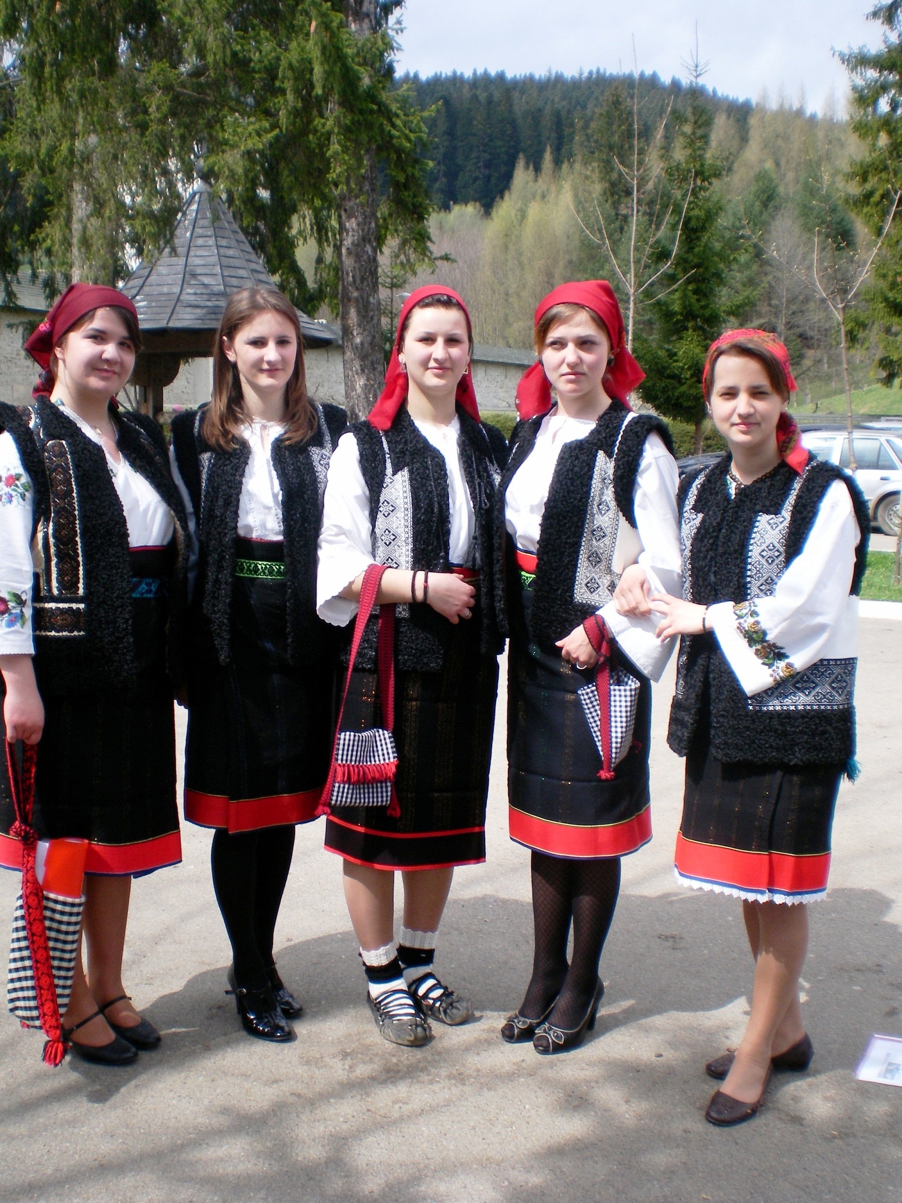 Cu dragoste, pentru toți tinerii Cu dragoste, pentru toți tinerii