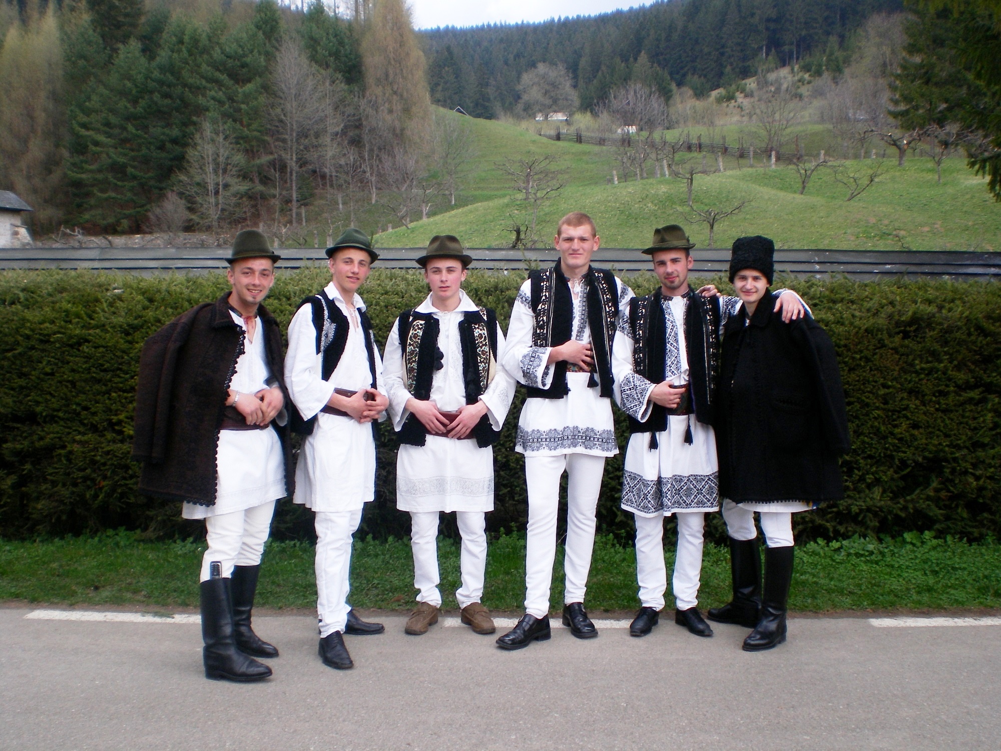 Cu dragoste, pentru toți tinerii Cu dragoste, pentru toți tinerii