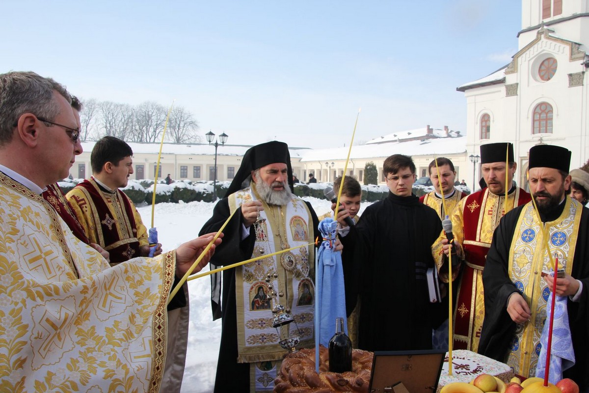 Liturghie arhierească la Catedrala arhiepiscopală din Roman
