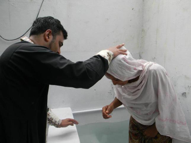 Cuvânt despre un preot care, botezând femei, se tulbura..