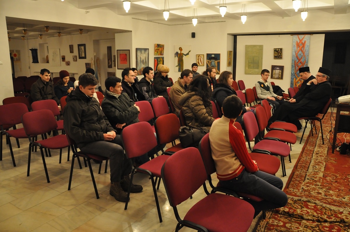 &quot;Calea tânărului creştin înseamnă urmarea lui Hristos şi a sfinţilor&quot;