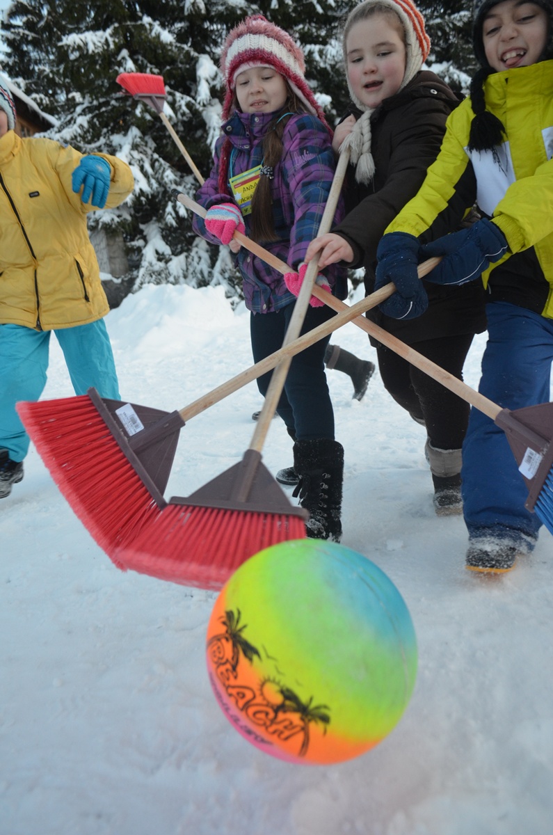 „Floare de colţ” - bucuria şi aventura copilăriei