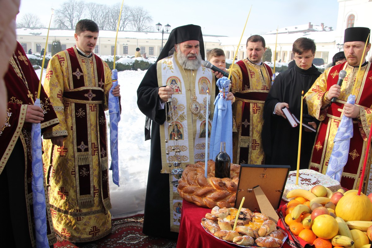 Liturghie arhierească la Catedrala arhiepiscopală din Roman