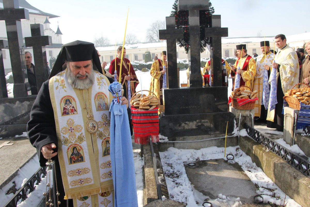 Liturghie arhierească la Catedrala arhiepiscopală din Roman