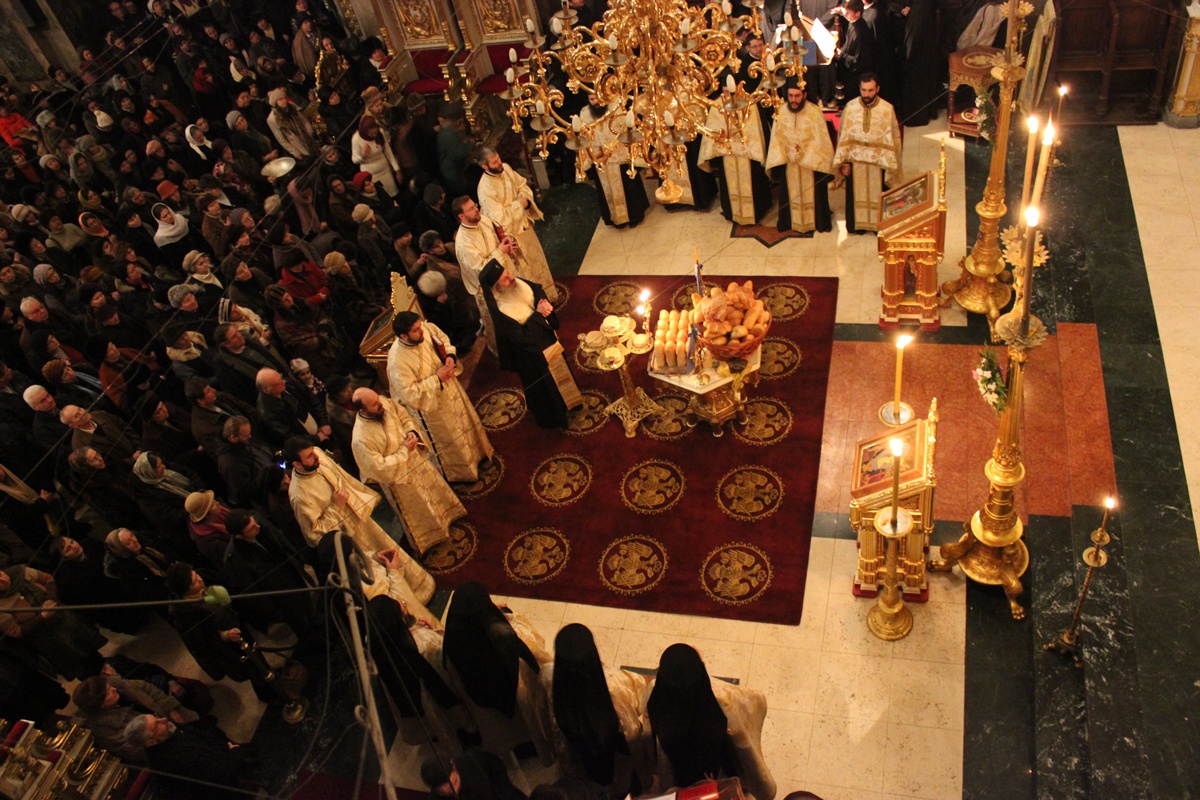 Priveghere de hram în cinstea Întâmpinării Domnului, la Catedrala Mitropolitană din Iaşi