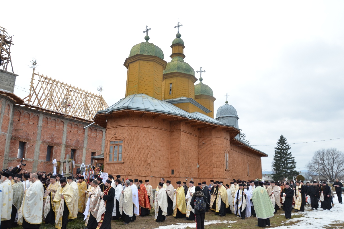 150 de slujitori ai sfintelor altare, prezenți la înmormântarea părintelui Constantin Cojocaru