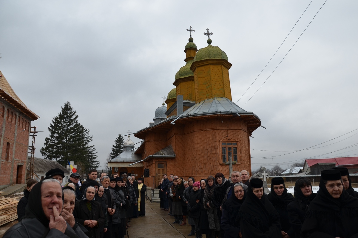 150 de slujitori ai sfintelor altare, prezenți la înmormântarea părintelui Constantin Cojocaru