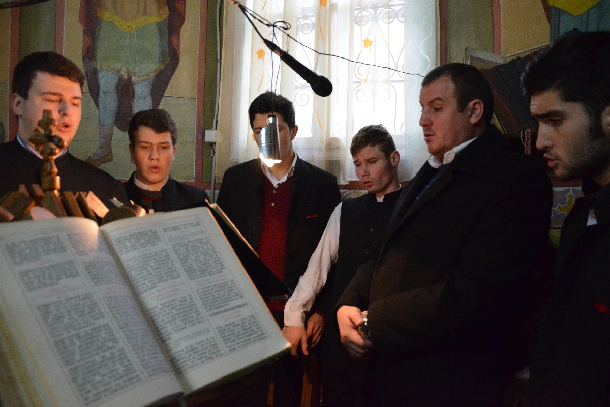 150 de slujitori ai sfintelor altare, prezenți la înmormântarea părintelui Constantin Cojocaru