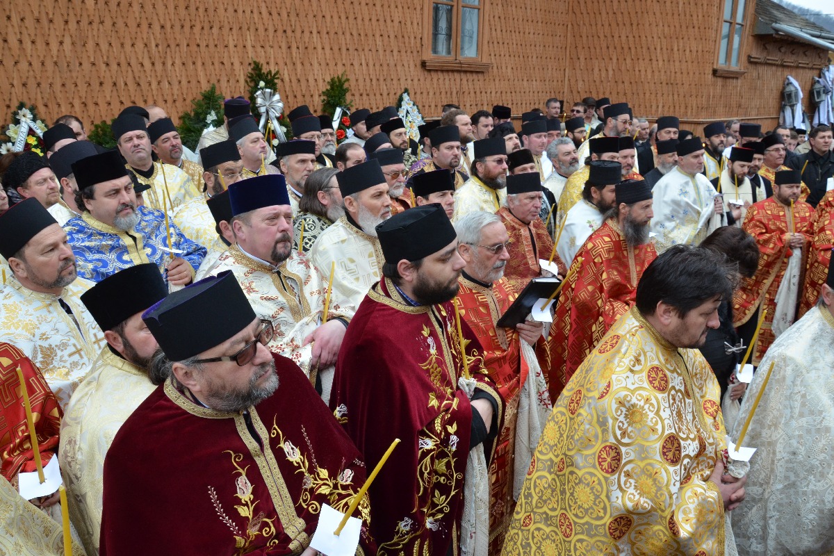 150 de slujitori ai sfintelor altare, prezenți la înmormântarea părintelui Constantin Cojocaru