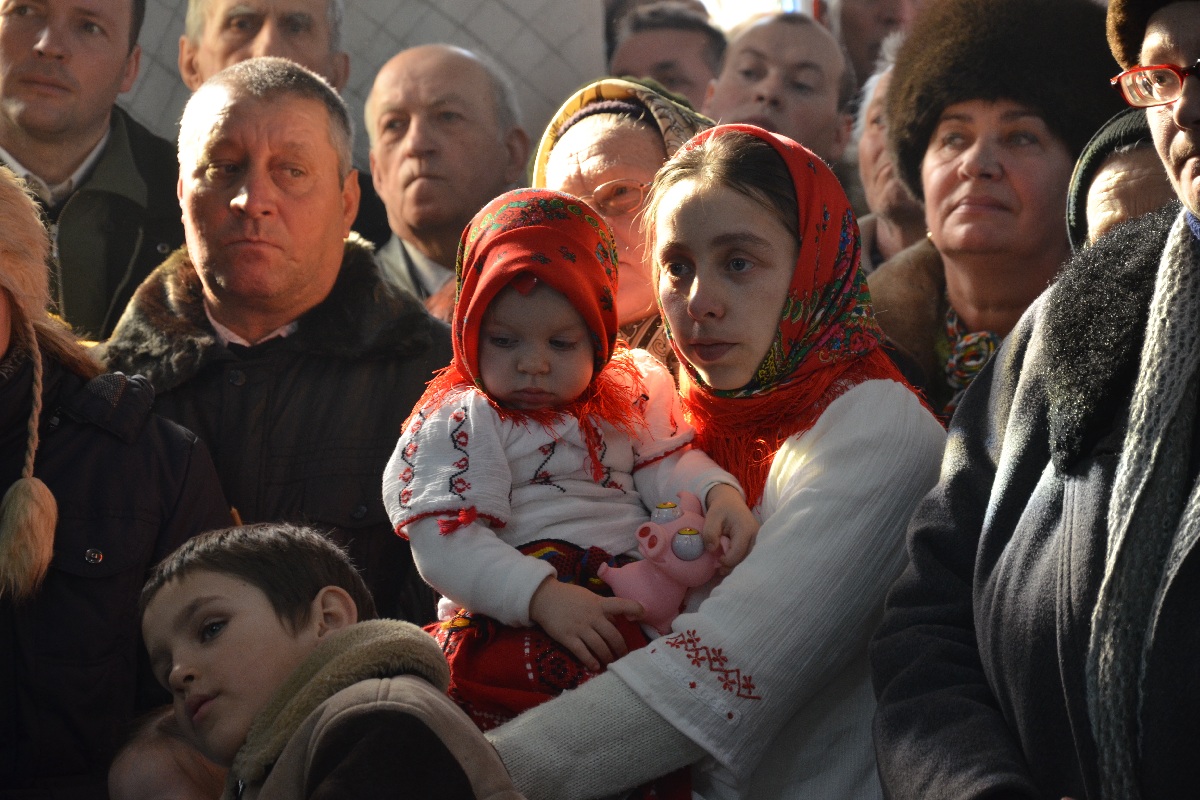 IPS Mitropolit Teofan a oficiat slujba Botezului pentru cel de-al patrulea copil al parohului din Frenciugi