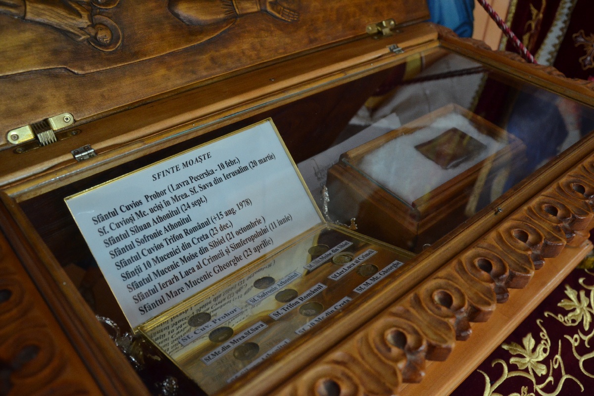 IPS Mitropolit Teofan a oficiat slujba Botezului pentru cel de-al patrulea copil al parohului din Frenciugi