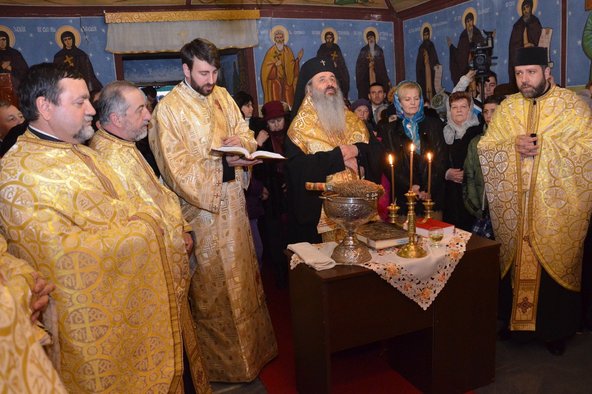 Sfinţire de clopotniţă la Rediu Mitropoliei