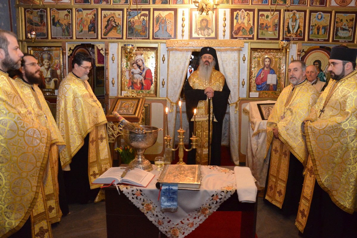 Sfinţire de clopotniţă la Rediu Mitropoliei