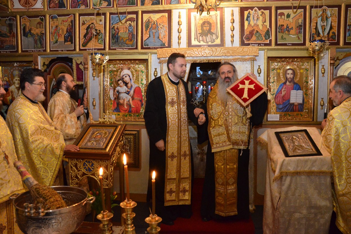 Sfinţire de clopotniţă la Rediu Mitropoliei