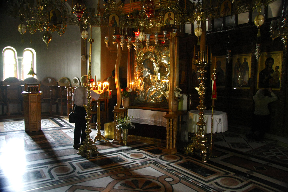 Ca omul să zboare îngereşte, trebuie să arunce toate patimile sale sufleteşti