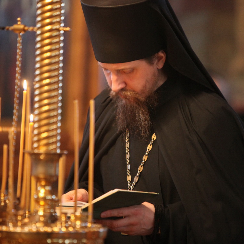 Bine este să citeşti cărţi duhovniceşti, dar mai bine, să trăieşti duhovniceşte