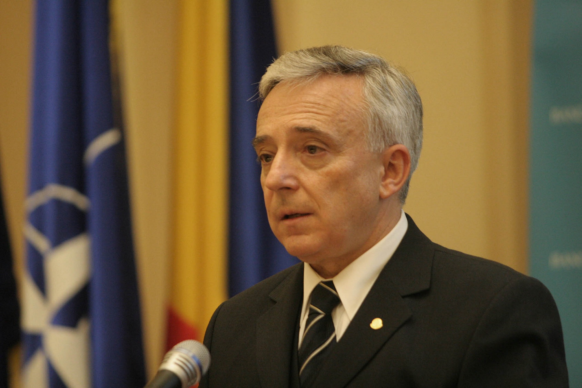 Mugur Isărescu a primit titlul de Doctor Honoris Causa al Universității din București
