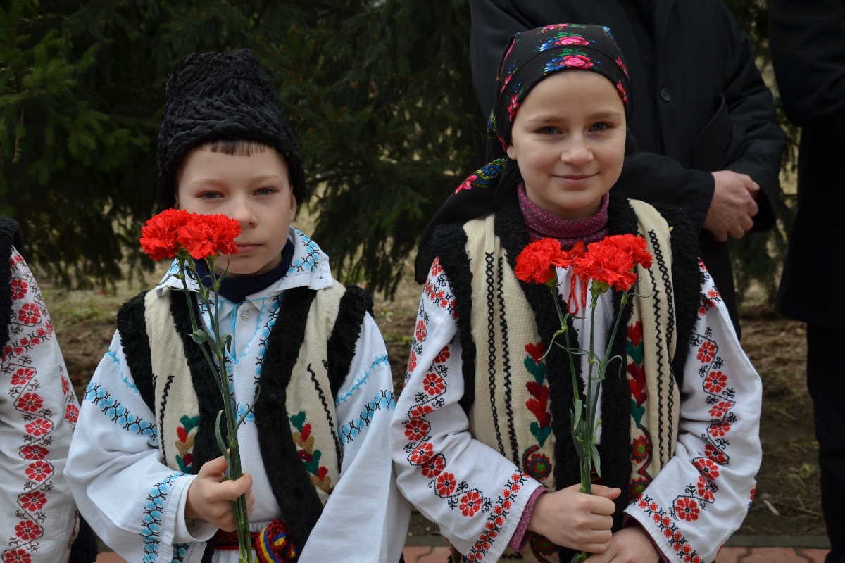 Liturghie arhierească și instalare de preot la Bohotin