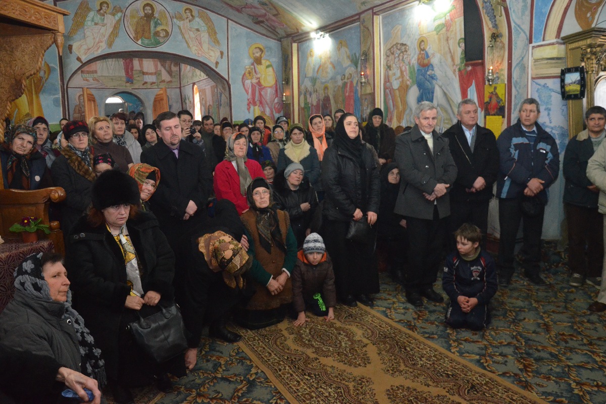 Liturghie arhierească și instalare de preot la Bohotin