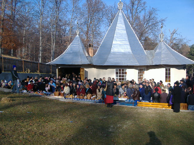 Schitul Sfântului Andrei, paznicul orașului Comănești