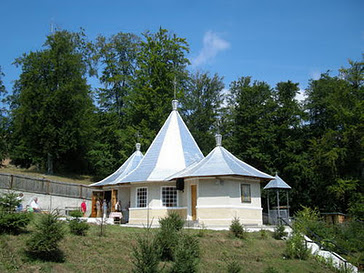 Schitul Sfântului Andrei, paznicul orașului Comănești