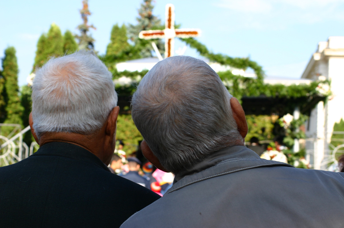 Aproapele îţi este şi martor