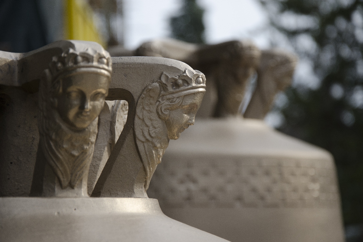 La Catedrala mitropolitană din Iași vor răsuna clopote noi (GALERIE FOTO)