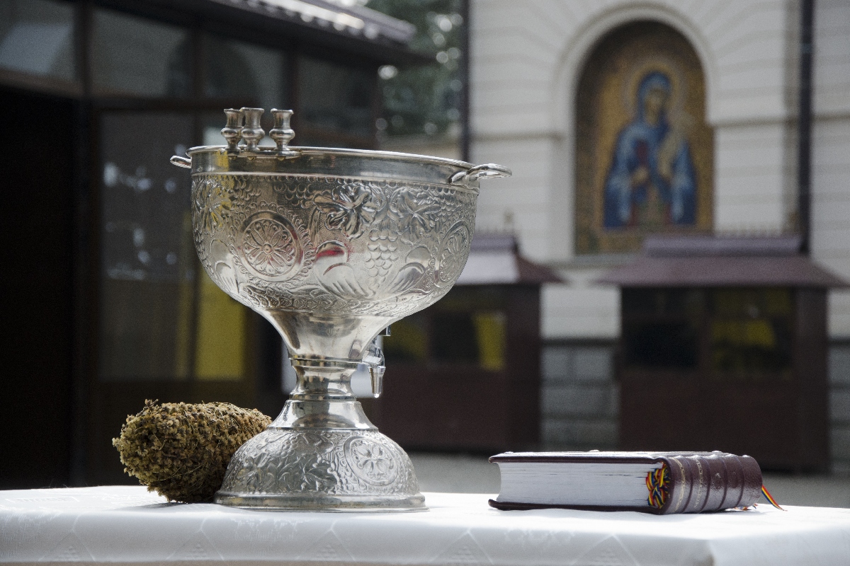 La Catedrala mitropolitană din Iași vor răsuna clopote noi (GALERIE FOTO)