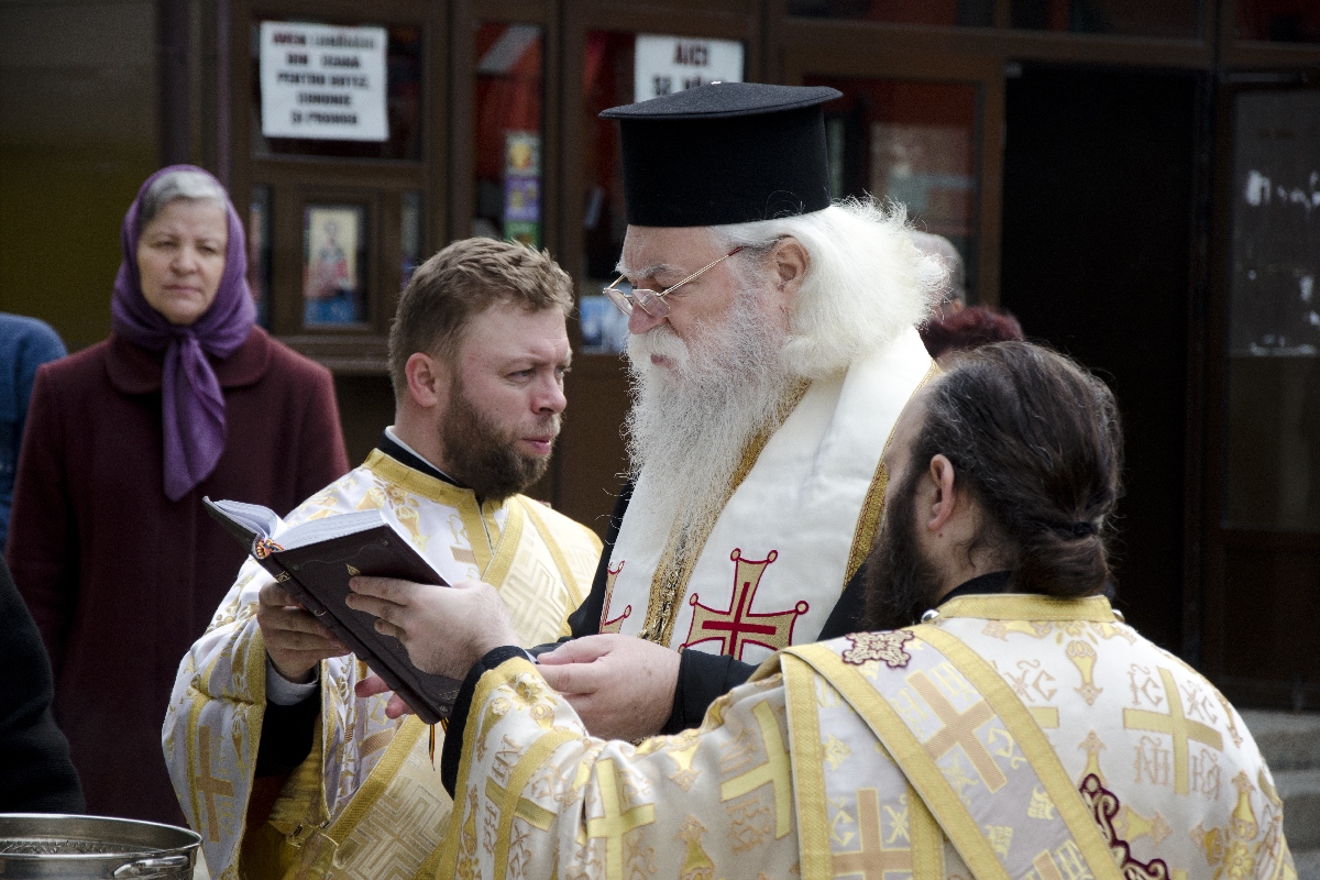 La Catedrala mitropolitană din Iași vor răsuna clopote noi (GALERIE FOTO)
